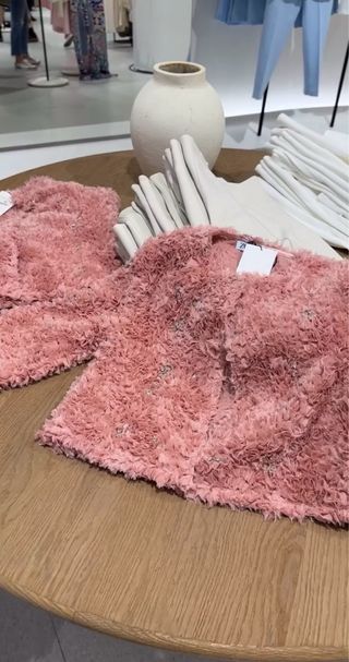 CHAQUETA ESTRUCTURA ABALORIOS JOYA ZARA (L)