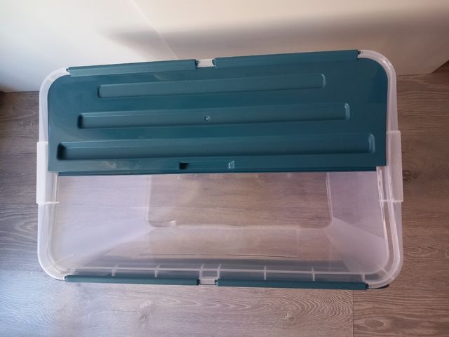 Caja almacenaje con tapa 60 litros NUEVA