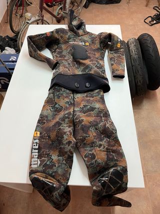 Traje neopreno Mares 