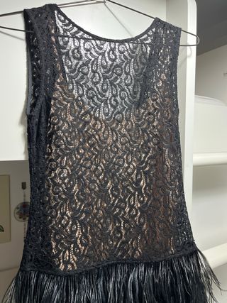 Vestido de fiesta plumas.