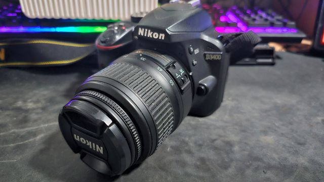 Camara Nikon D3400 + extras