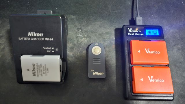 Camara Nikon D3400 + extras