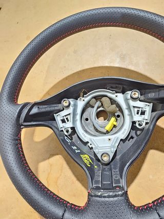 Volante leon mk1 recién tapizado