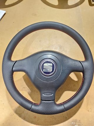 Volante leon mk1 recién tapizado
