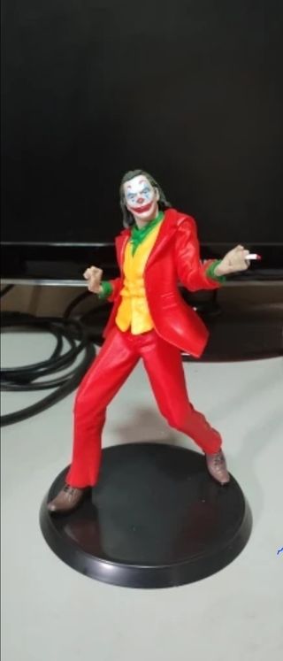 Figura joker joaquin phoenix dc comics follie 