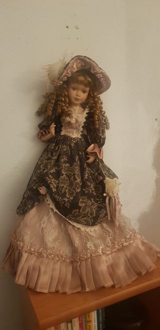 MUÑECA DE PORCELANA GRANDE Y ANTIGUA