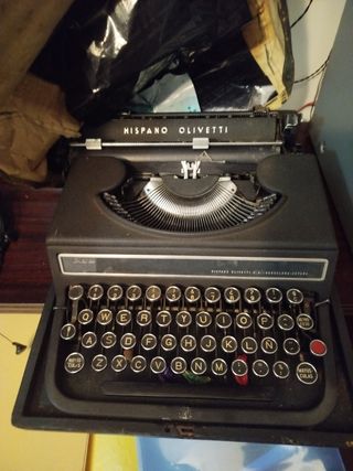Máquina de escribir Hispano Olivetti