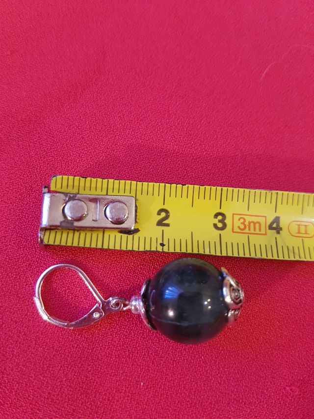 Pendientes de piedra.