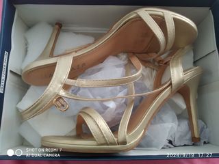 Sandalias doradas