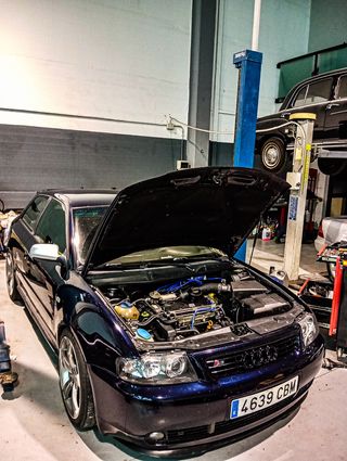 Se vende o se cambia por coche mas grande