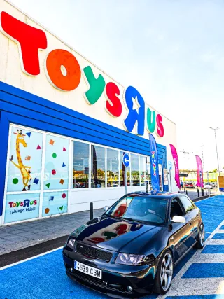 Se vende o se cambia por coche mas grande