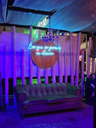 Alquiler/venta leds y sofá