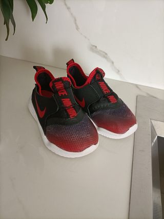 Scarpe bimbo Nike numero 23