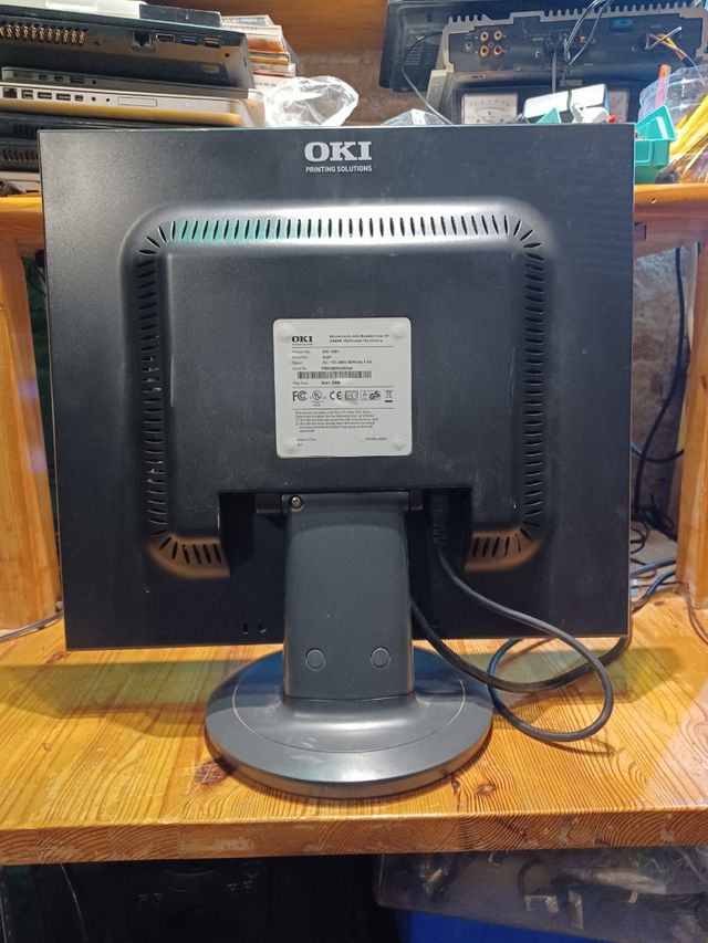 Monitor 19" OKI 1901 19"