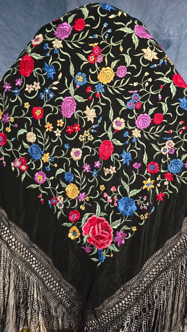 Manton de manila 1 kg peso