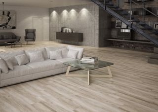 Tarima flotante para áticos con estilo