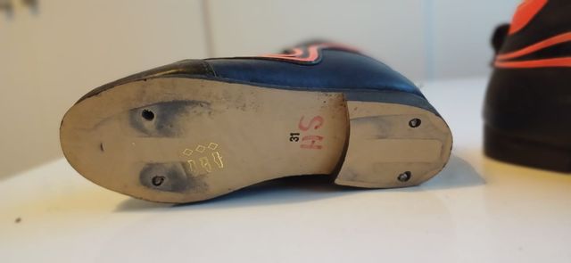 Botín hockey patines ruedas talla 31 RENO.