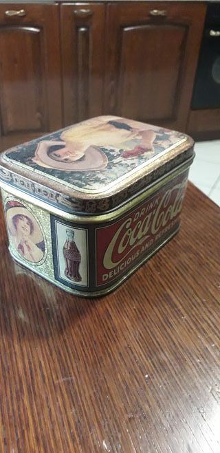 scatola latta Coca Cola