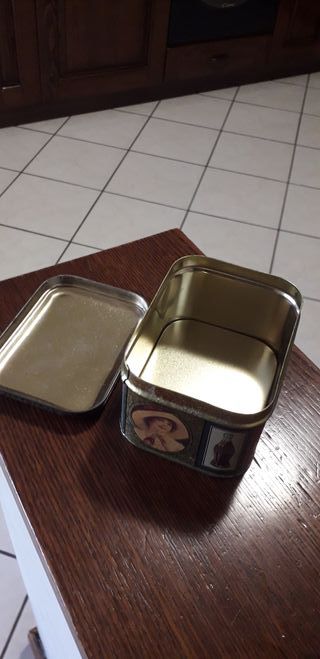 scatola latta Coca Cola