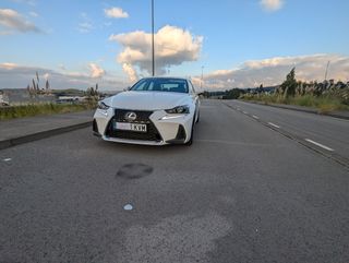 Lexus IS 2019