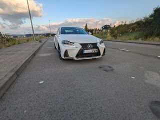 Lexus IS 2019