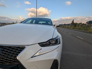 Lexus IS 2019