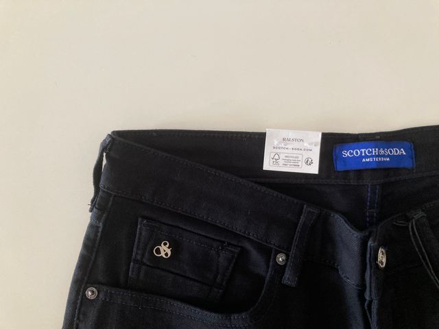Scotch & Soda. Pantalón vaquero negro. W32 L32