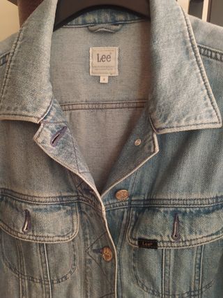 Cazadora vaquera lee