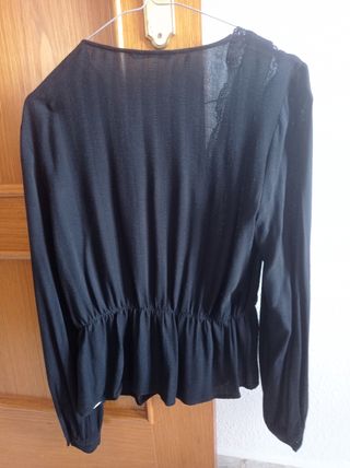 Blusa negra Stradivarius