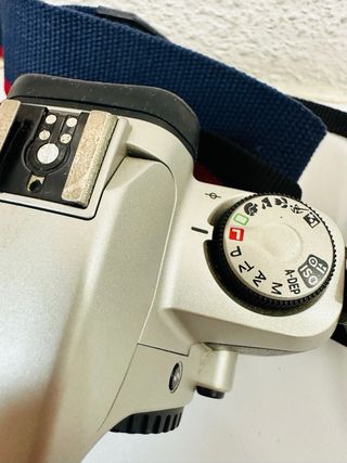 Cámara analógica Canon EOS 500N