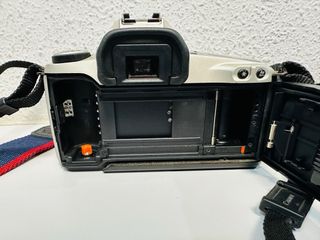 Cámara analógica Canon EOS 500N