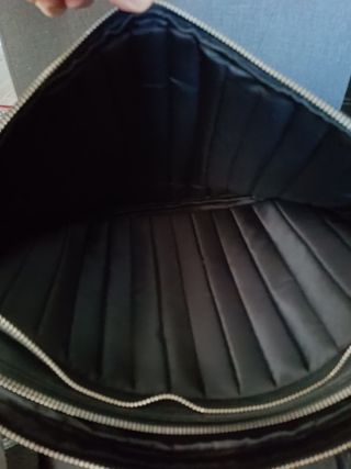 Portadocumentos y/o portátil de piel marca Yancci