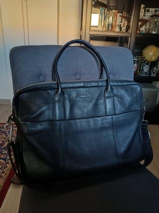 Portadocumentos y/o portátil de piel marca Yancci