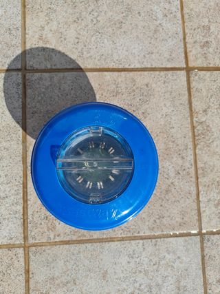 Dispensador flotante de cloro