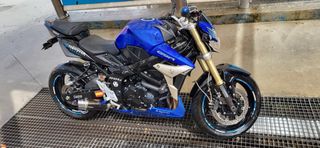 SUZUKI GSR 750