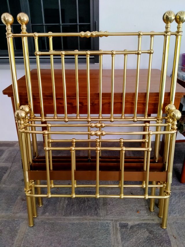 Coppia letti singoli in ottone