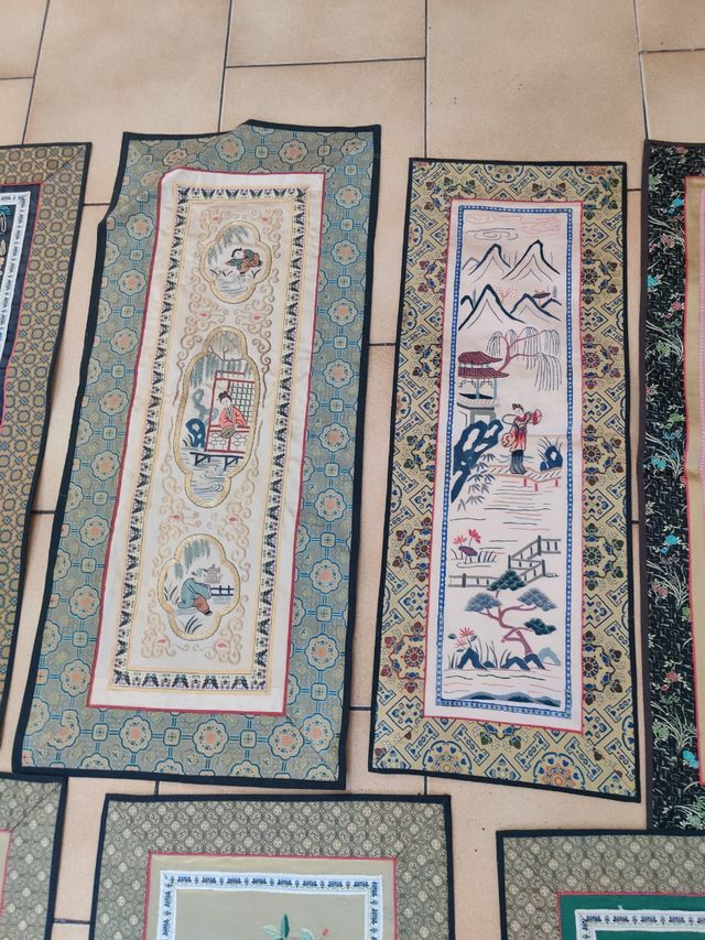 Arazzi cinesi ricamati su seta vintage