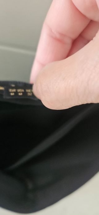 Blusa negra sin mangas