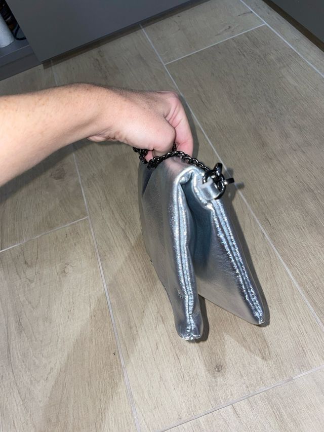 Bolso plateado Mango