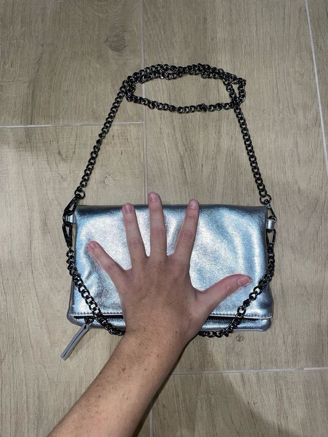 Bolso plateado Mango