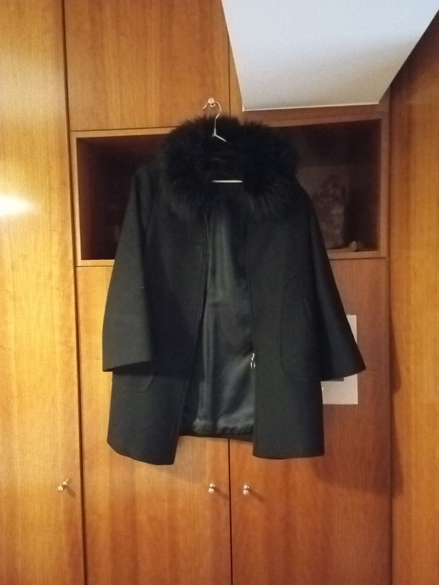 Abrigo negro Zara 38