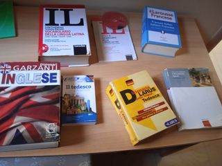 Dizionari e libri vari