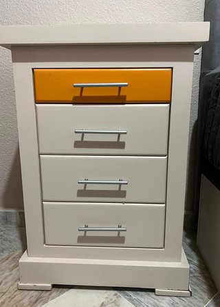 Habitación completa de madera de pino grande.