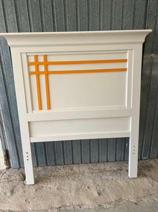 Habitación completa de madera de pino grande.