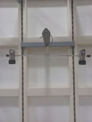 Percha metal con pinzas 30cm