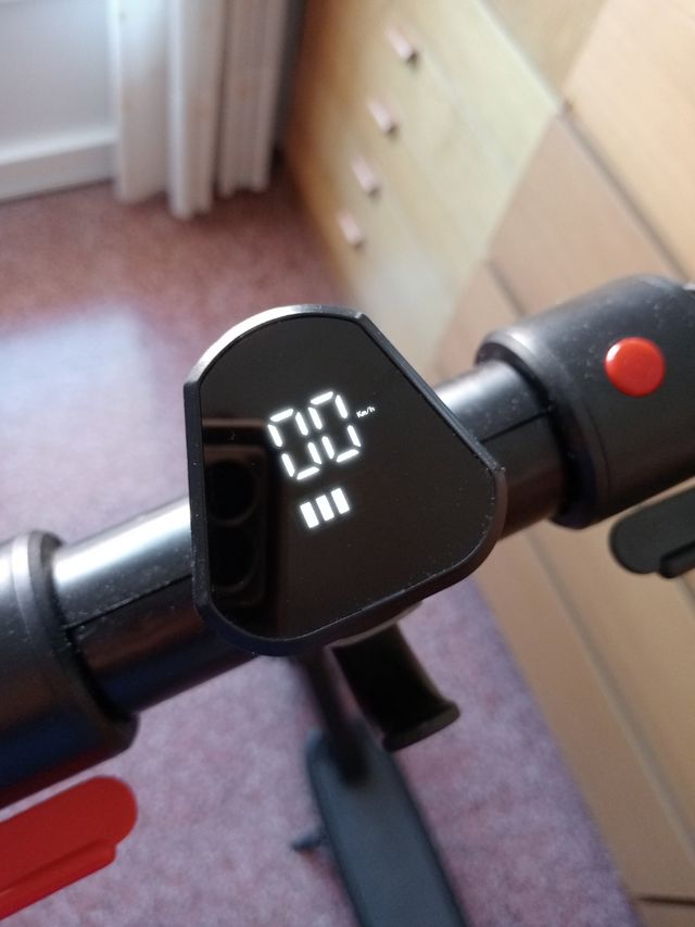 Vendo patín eléctrico sin estrenar.