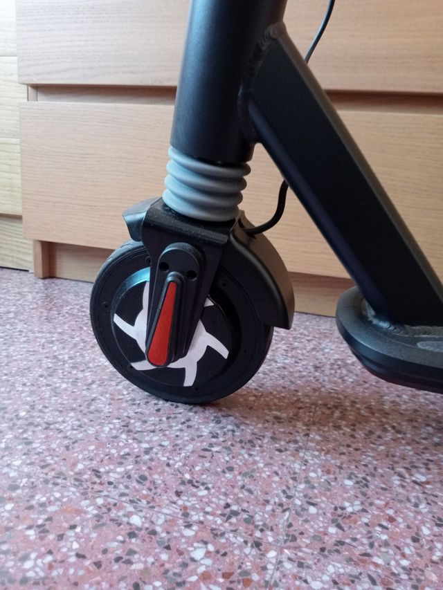 Vendo patín eléctrico sin estrenar.