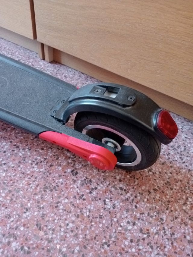 Vendo patín eléctrico sin estrenar.