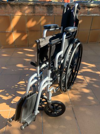 Silla de ruedas plegable