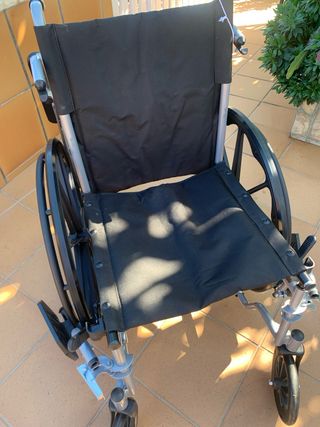 Silla de ruedas plegable